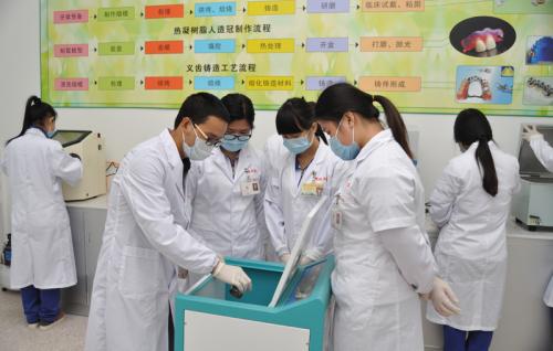 成都红十字卫校护理(英语方向)专业介绍,成都专科卫校