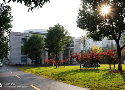 高铁学校