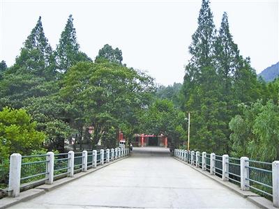 校园一角.jpg 校园一角.jpg