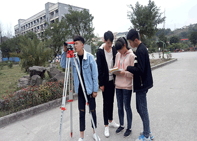 建筑施工专业实训.png