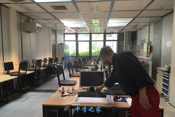 教室